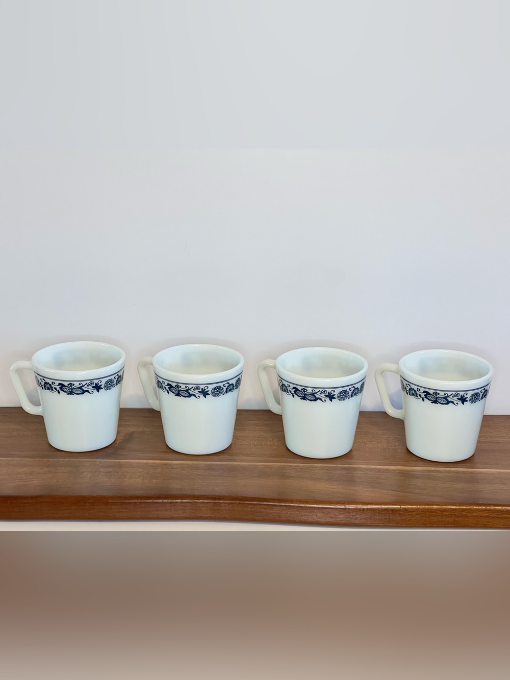 Set of 4 Pyrex Old Town Blue Onion #1410 Coffee Cups Mugs 10oz 1970's USA Mint!